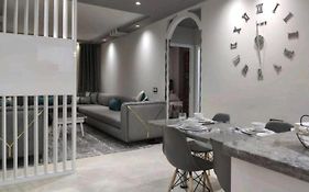 Elegant Apartment With Air Conditioner For A Great Stay